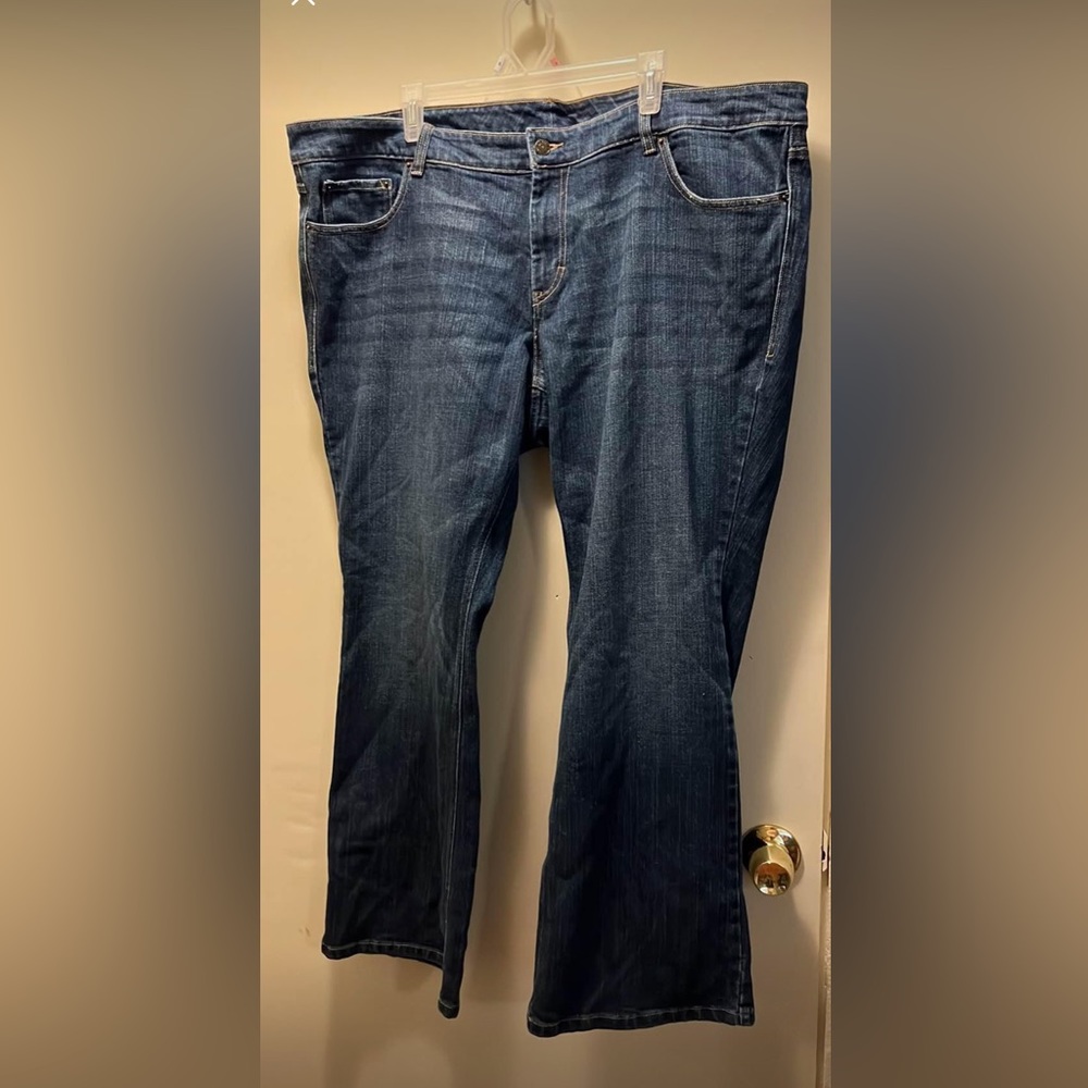 Old Navy The Flirt Bootcut Stretch Jeans 🌸
